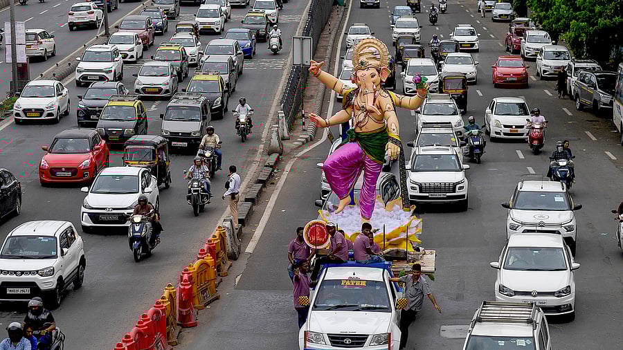 <div class="paragraphs"><p>Preps for Ganesh Chaturthi festival in Mumbai</p></div>